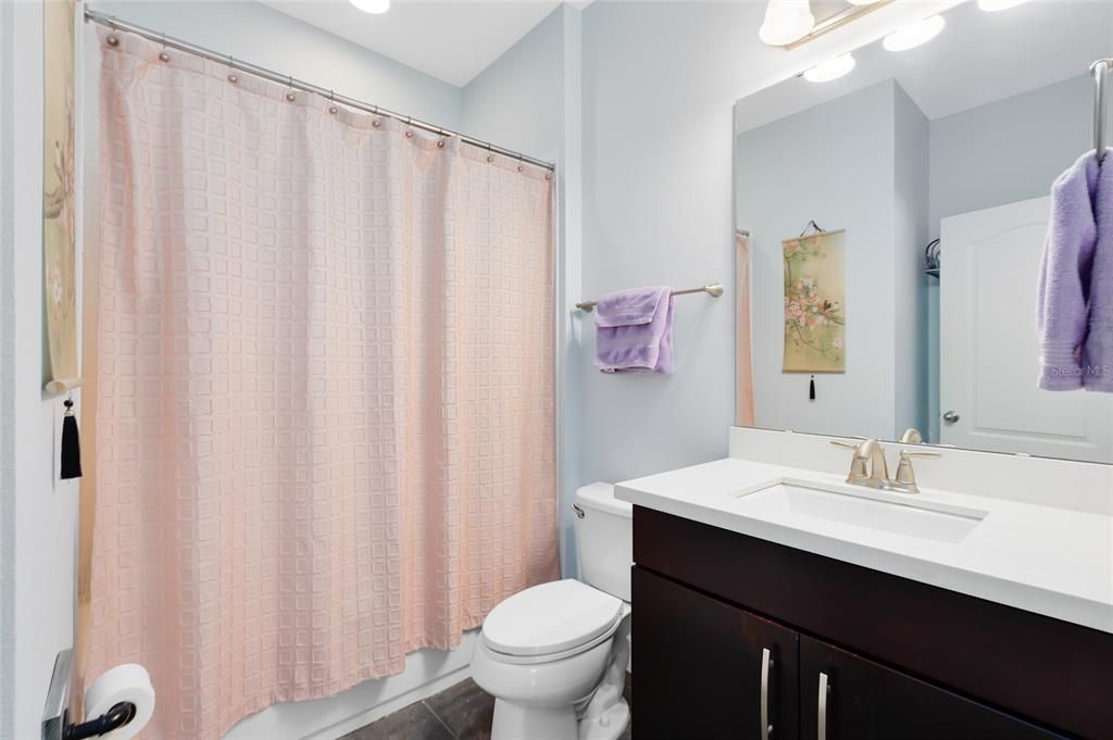 На продажу: $1,125,000 (5 спален, 4 ванн, 3300 Квадратных фут)