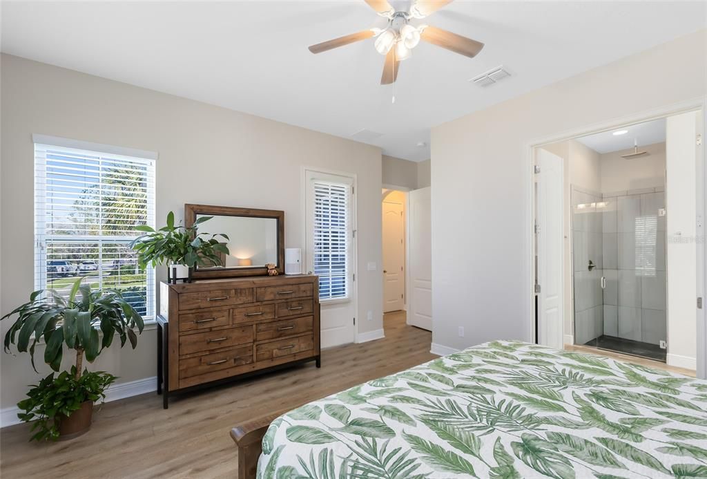 На продажу: $1,125,000 (5 спален, 4 ванн, 3300 Квадратных фут)