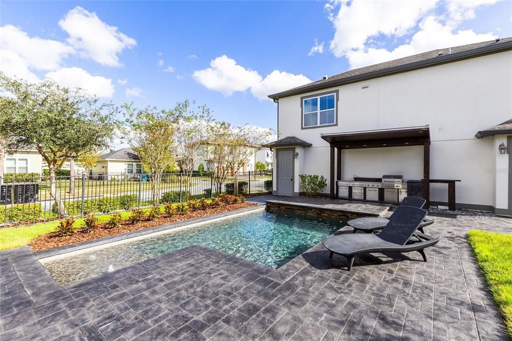 На продажу: $1,125,000 (5 спален, 4 ванн, 3300 Квадратных фут)