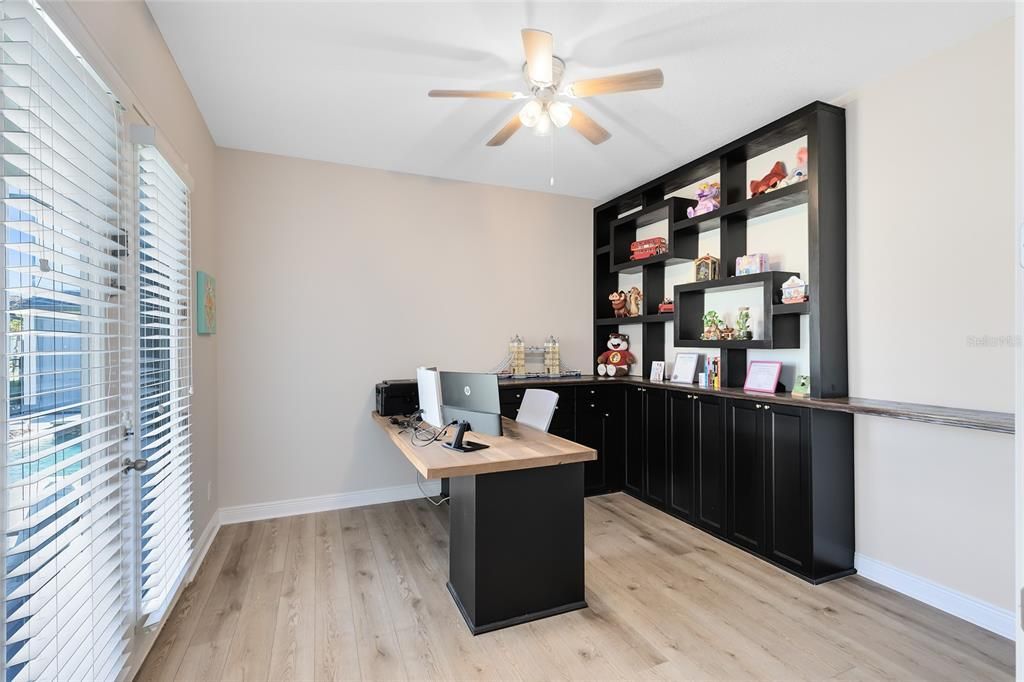 На продажу: $1,125,000 (5 спален, 4 ванн, 3300 Квадратных фут)