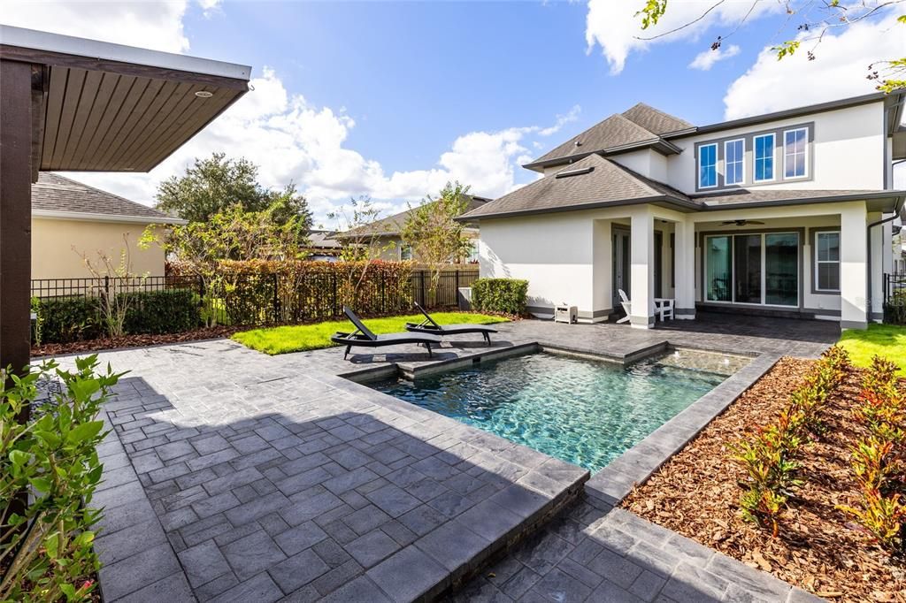 На продажу: $1,125,000 (5 спален, 4 ванн, 3300 Квадратных фут)