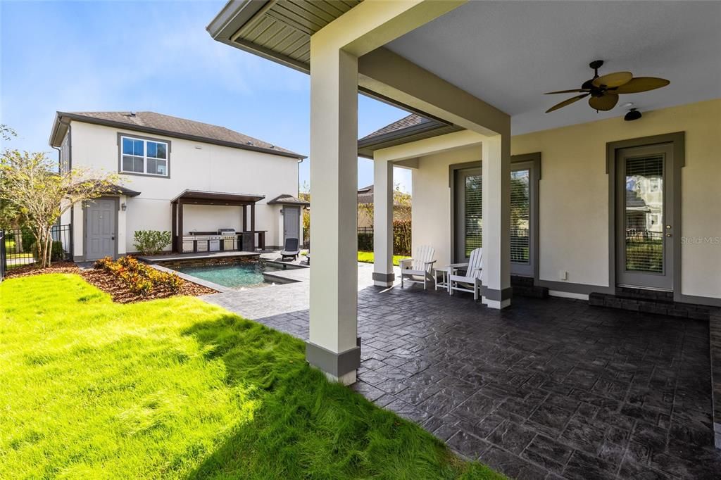 На продажу: $1,125,000 (5 спален, 4 ванн, 3300 Квадратных фут)