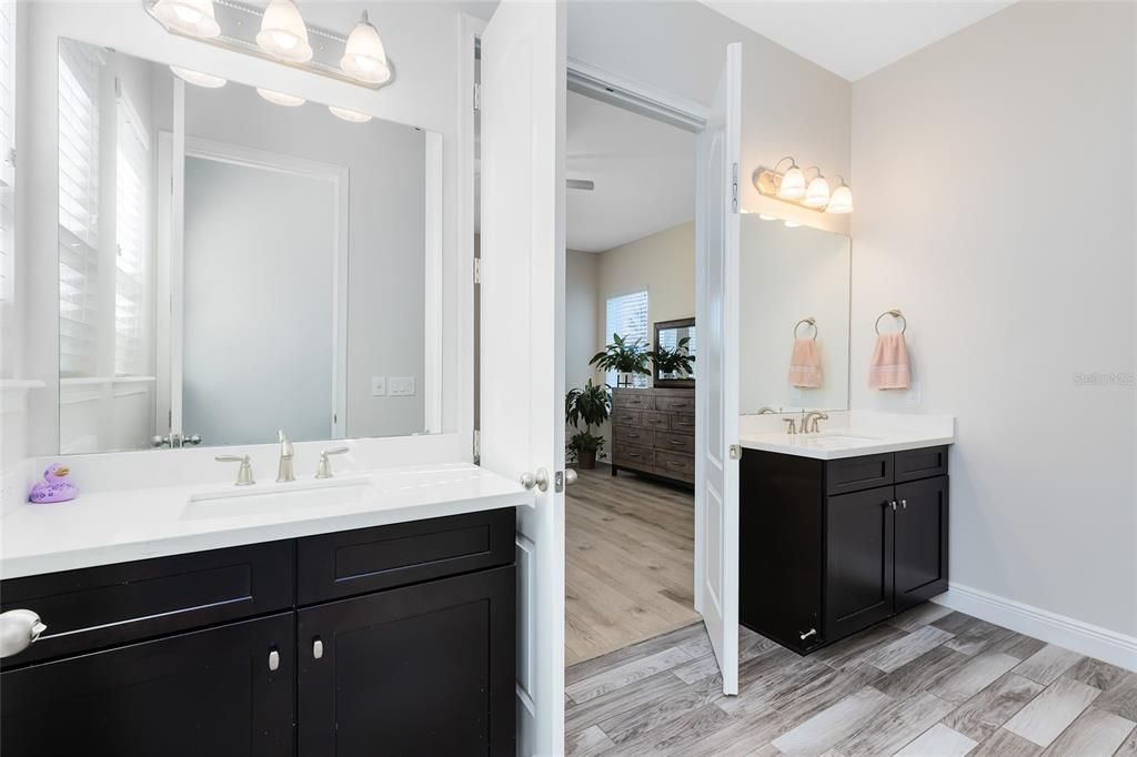 На продажу: $1,125,000 (5 спален, 4 ванн, 3300 Квадратных фут)