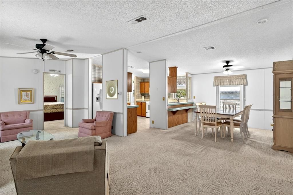 For Sale: $179,900 (3 beds, 2 baths, 1404 Square Feet)