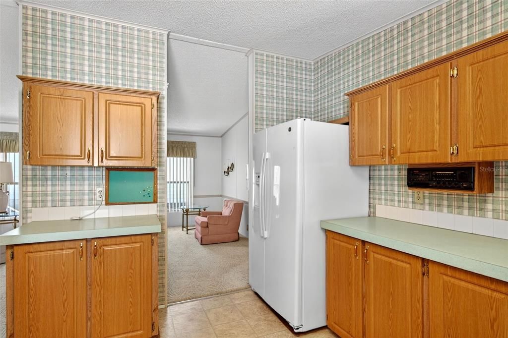 For Sale: $179,900 (3 beds, 2 baths, 1404 Square Feet)