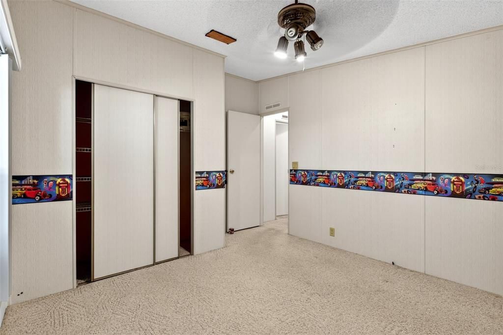 For Sale: $179,900 (3 beds, 2 baths, 1404 Square Feet)