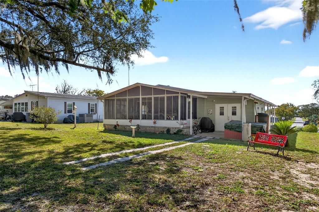 For Sale: $179,900 (3 beds, 2 baths, 1404 Square Feet)