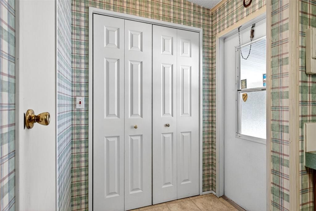 For Sale: $179,900 (3 beds, 2 baths, 1404 Square Feet)