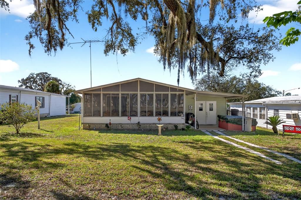 For Sale: $179,900 (3 beds, 2 baths, 1404 Square Feet)