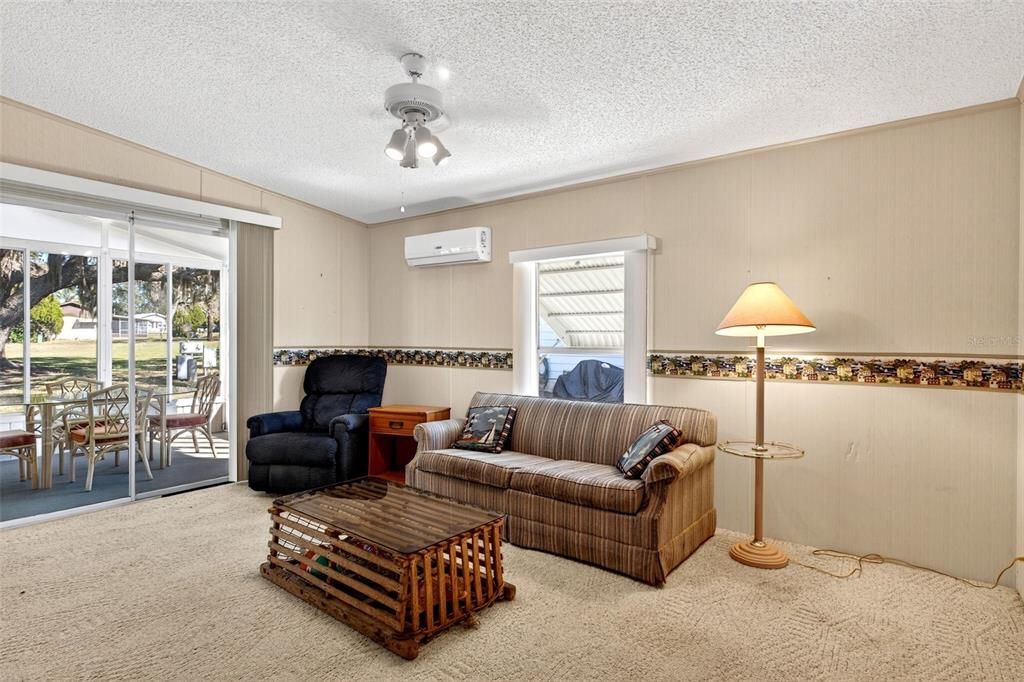 For Sale: $179,900 (3 beds, 2 baths, 1404 Square Feet)