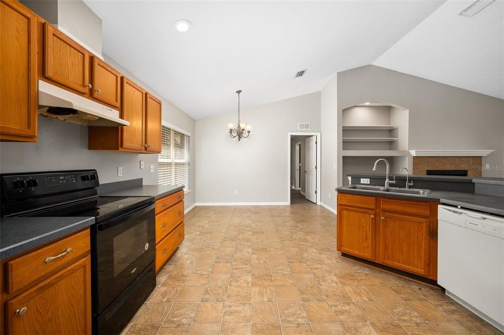 For Sale: $329,000 (3 beds, 2 baths, 1504 Square Feet)