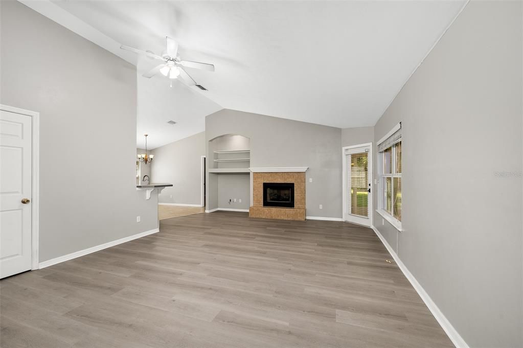 For Sale: $329,000 (3 beds, 2 baths, 1504 Square Feet)