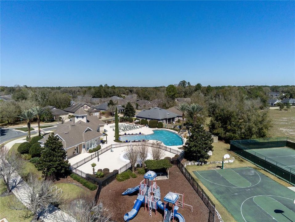 For Sale: $329,000 (3 beds, 2 baths, 1504 Square Feet)