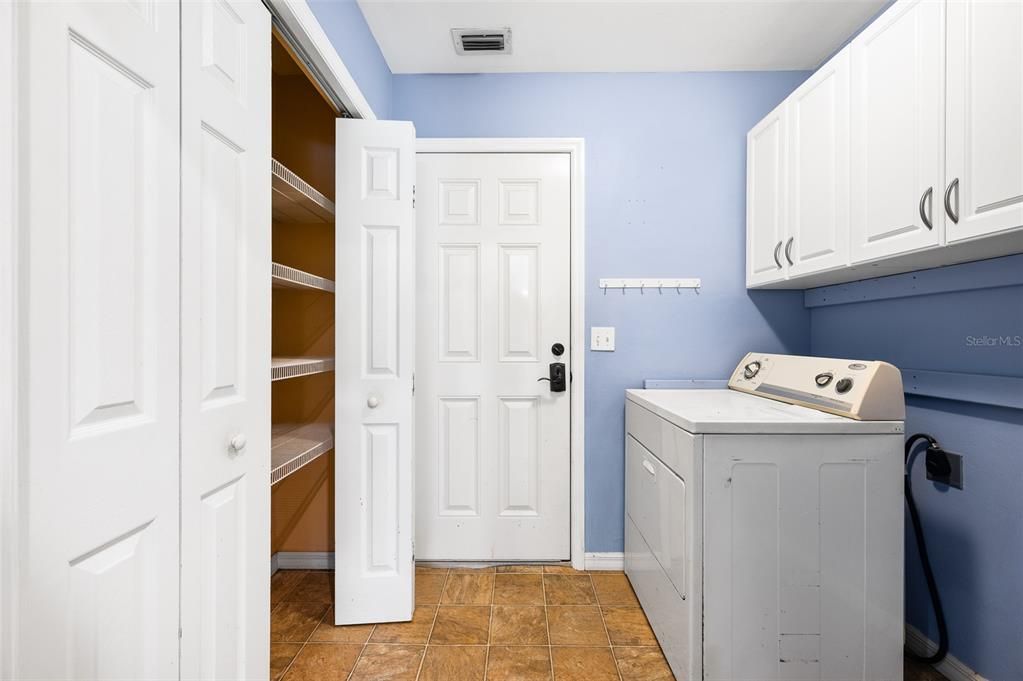 For Sale: $329,000 (3 beds, 2 baths, 1504 Square Feet)