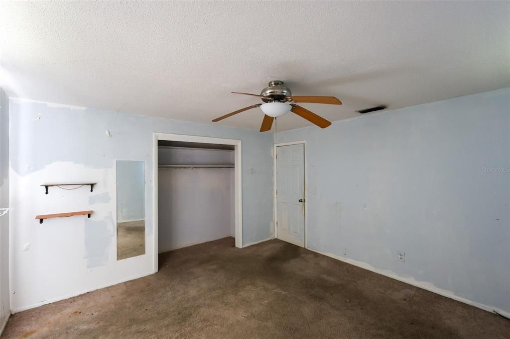 Active With Contract: $270,000 (2 beds, 1 baths, 804 Square Feet)