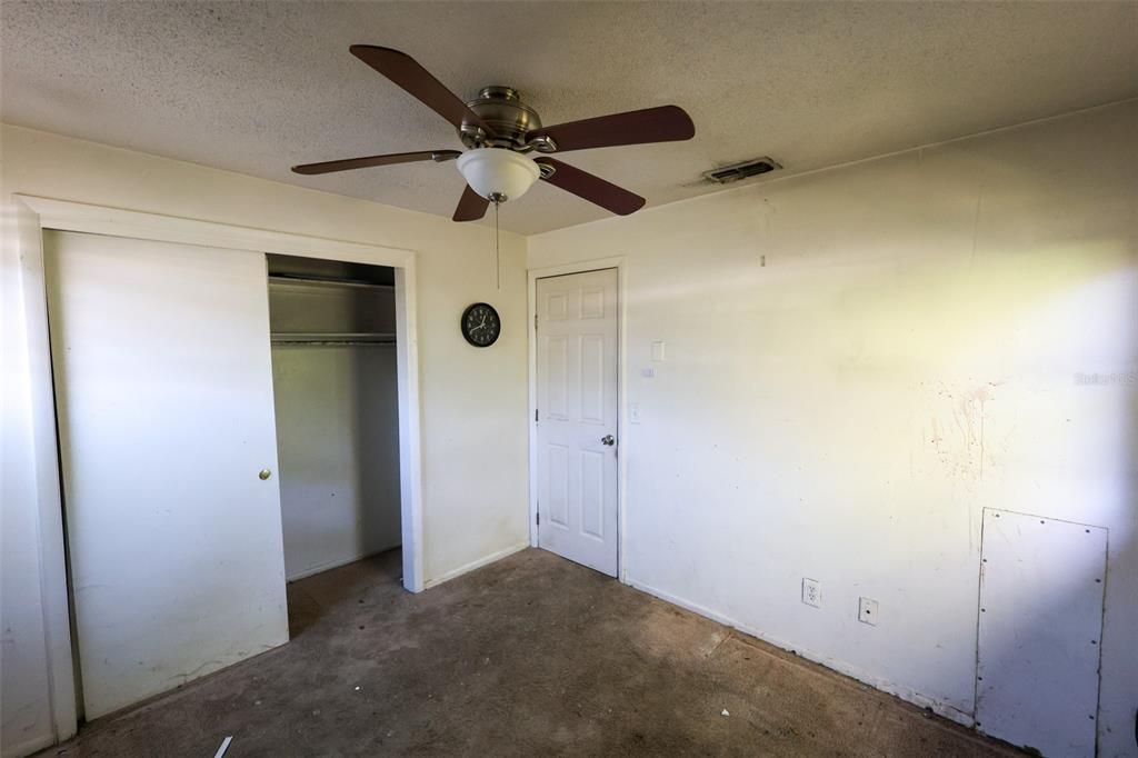 Active With Contract: $270,000 (2 beds, 1 baths, 804 Square Feet)