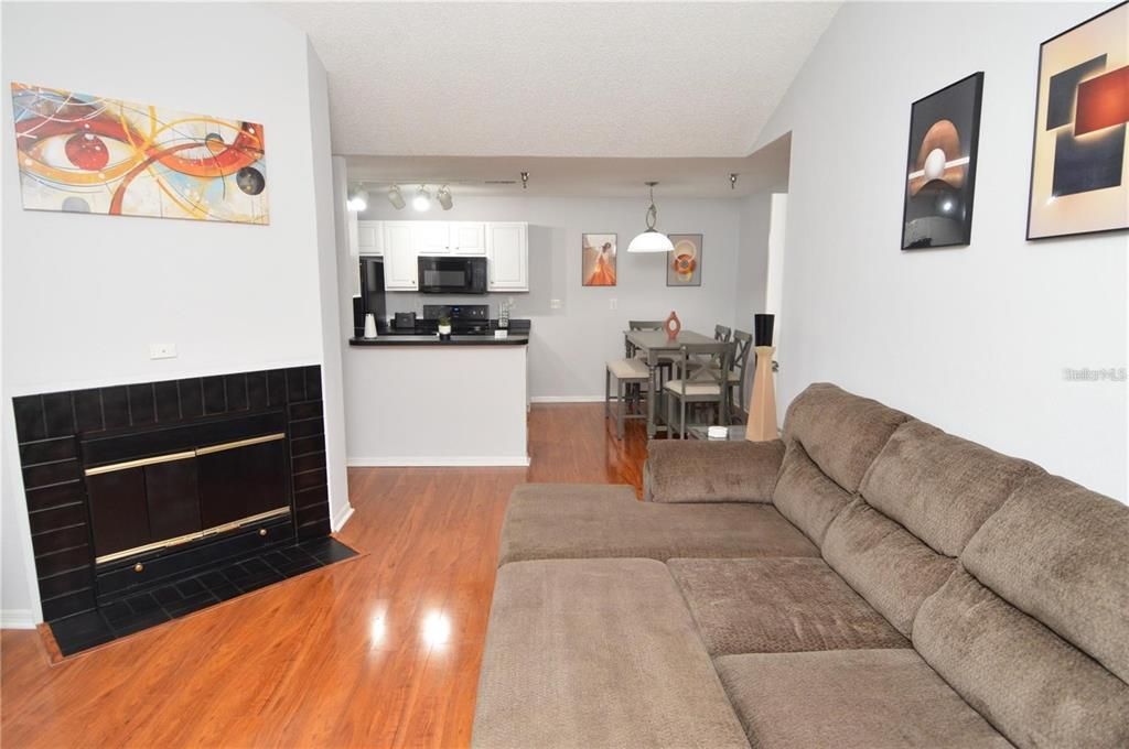 En Renta: $2,350 (2 camas, 2 baños, 1028 Pies cuadrados)