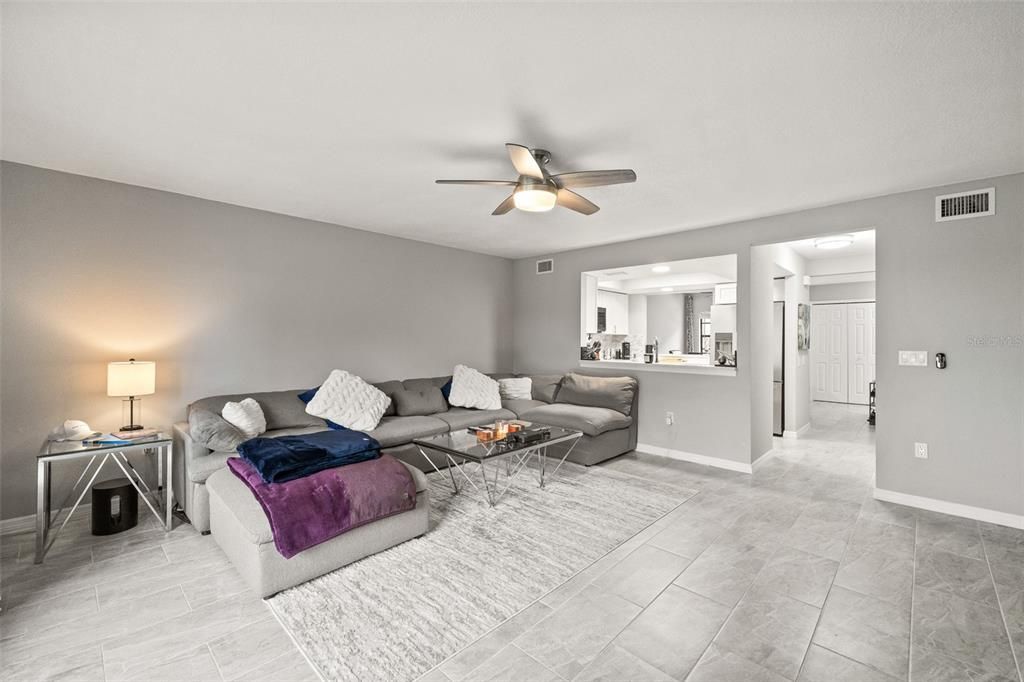 For Sale: $330,000 (2 beds, 2 baths, 1315 Square Feet)