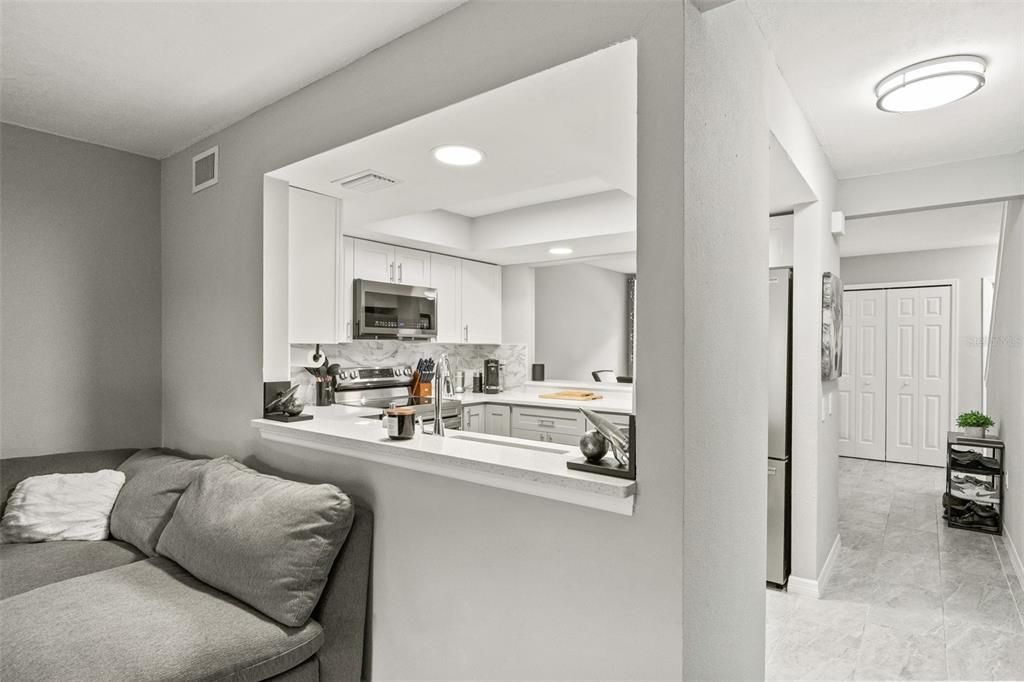 For Sale: $330,000 (2 beds, 2 baths, 1315 Square Feet)