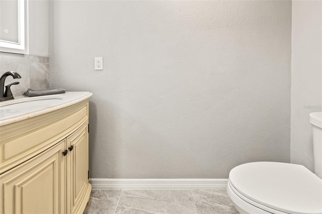 For Sale: $330,000 (2 beds, 2 baths, 1315 Square Feet)