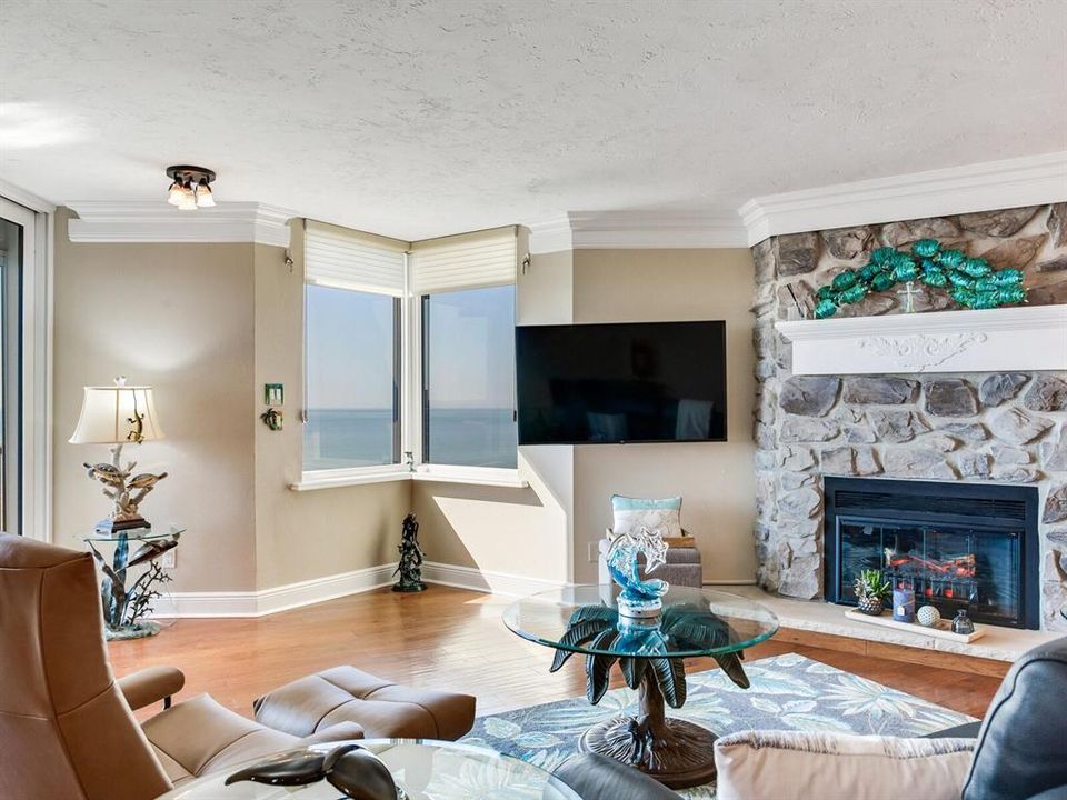 待售: $1,175,000 (2 贝兹, 2 浴室, 1840 平方英尺)