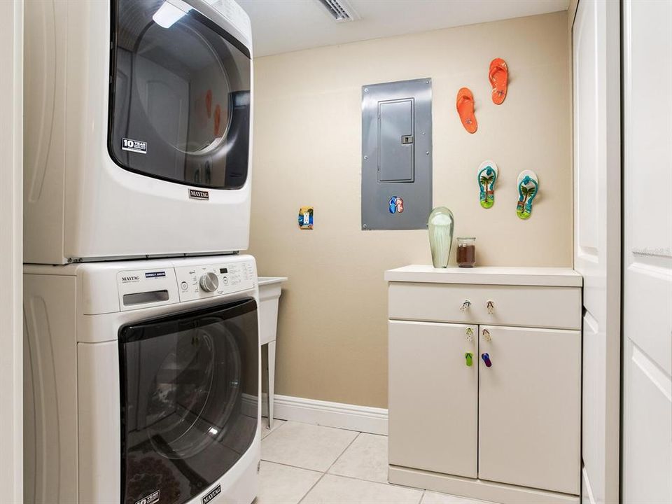 待售: $1,175,000 (2 贝兹, 2 浴室, 1840 平方英尺)