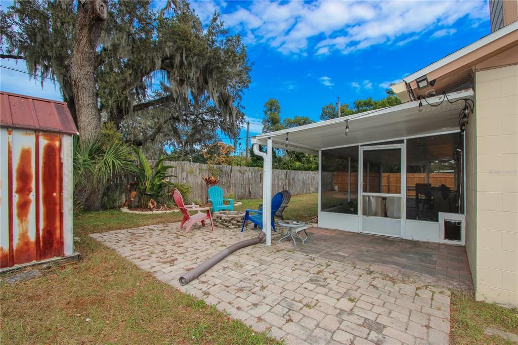 Под контрактом: $300,000 (3 спален, 2 ванн, 1168 Квадратных фут)