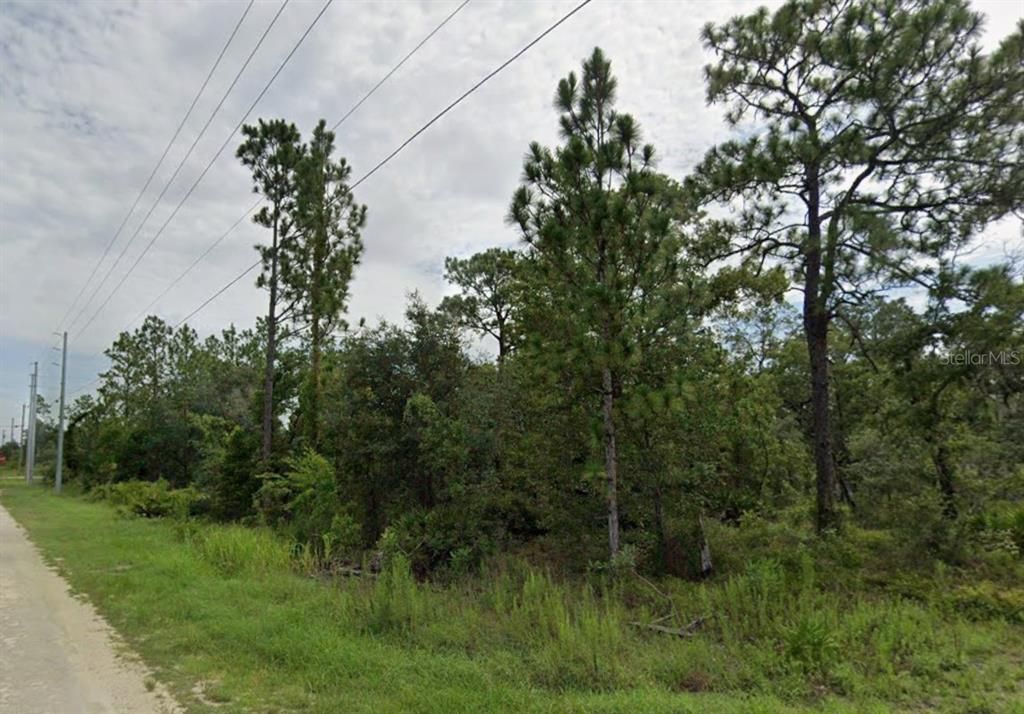 На продажу: $37,000 (0.46 acres)