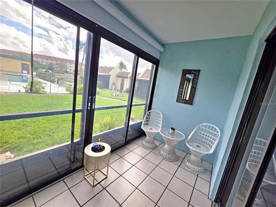 待售: $179,000 (2 贝兹, 2 浴室, 882 平方英尺)