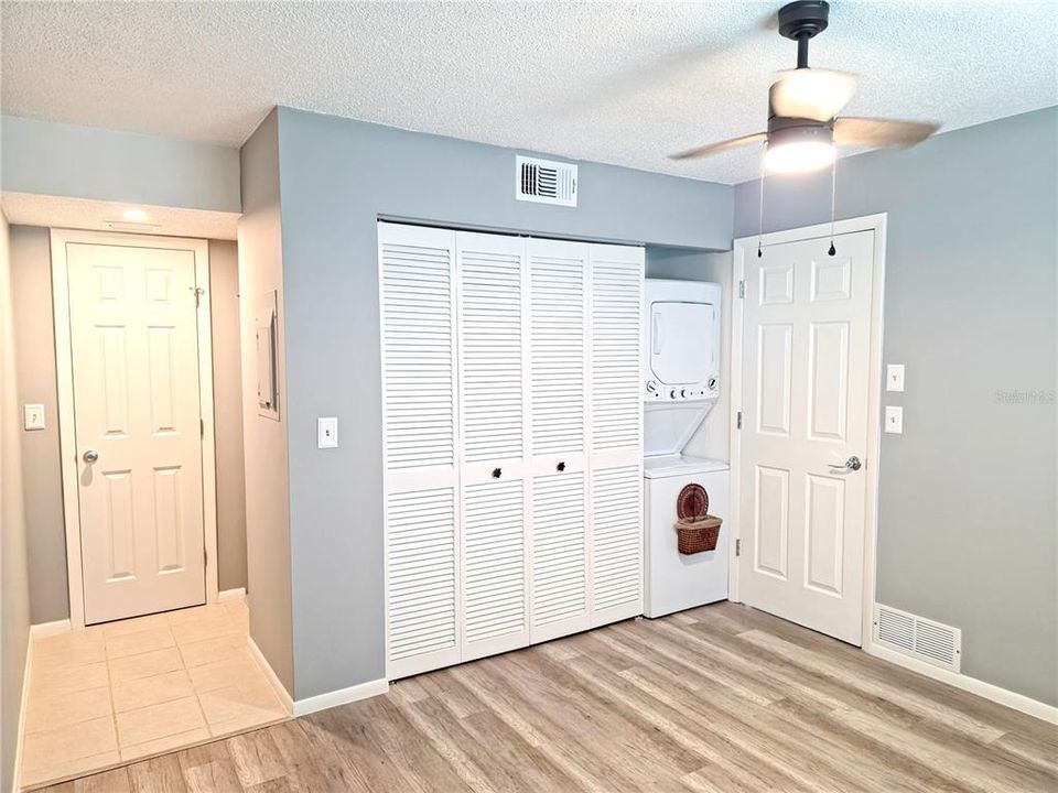 待售: $179,000 (2 贝兹, 2 浴室, 882 平方英尺)