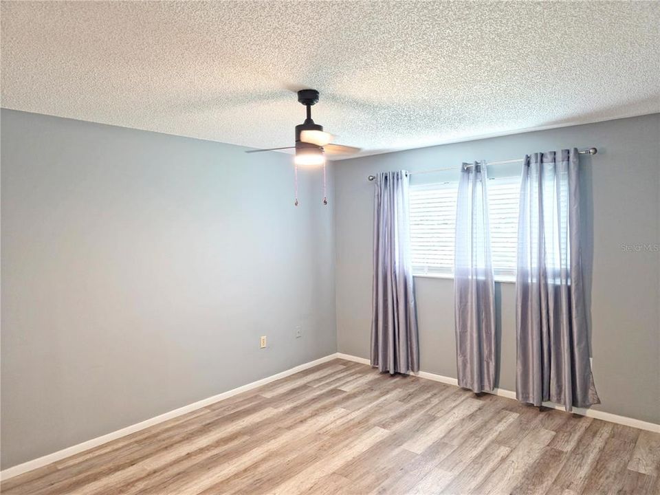 待售: $179,000 (2 贝兹, 2 浴室, 882 平方英尺)