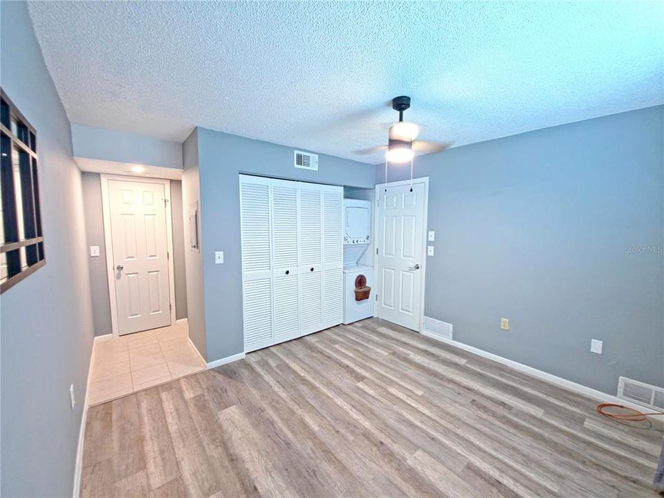 待售: $179,000 (2 贝兹, 2 浴室, 882 平方英尺)