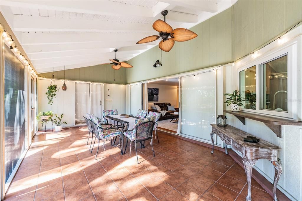 合同活跃: $463,999 (3 贝兹, 2 浴室, 1625 平方英尺)