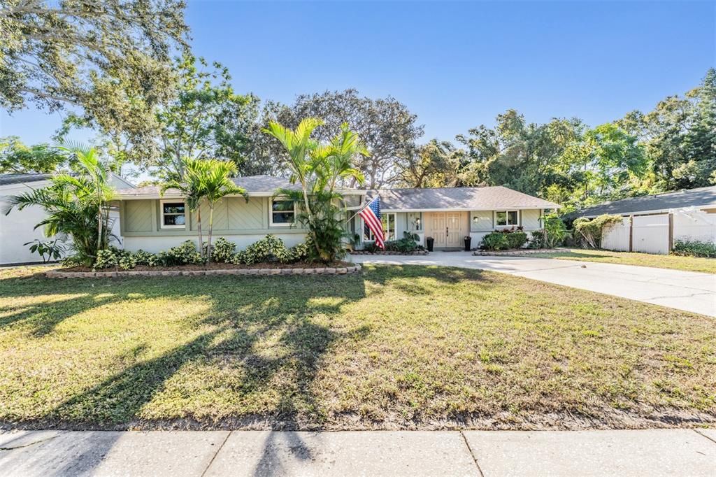 合同活跃: $463,999 (3 贝兹, 2 浴室, 1625 平方英尺)