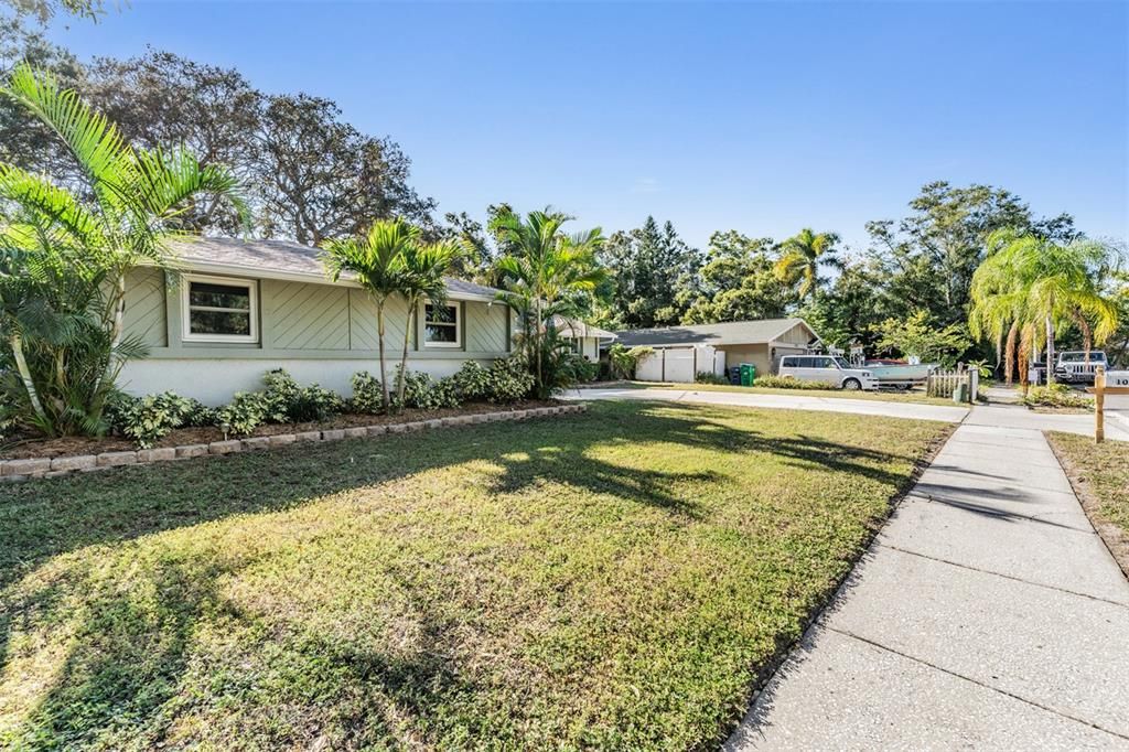 合同活跃: $463,999 (3 贝兹, 2 浴室, 1625 平方英尺)