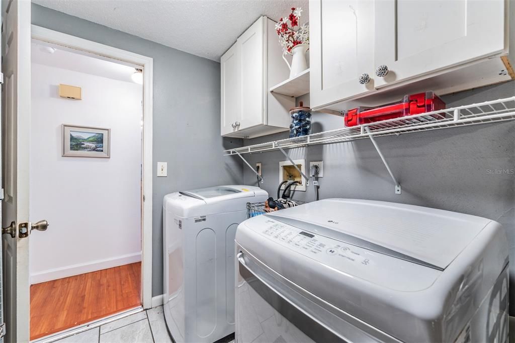 合同活跃: $463,999 (3 贝兹, 2 浴室, 1625 平方英尺)