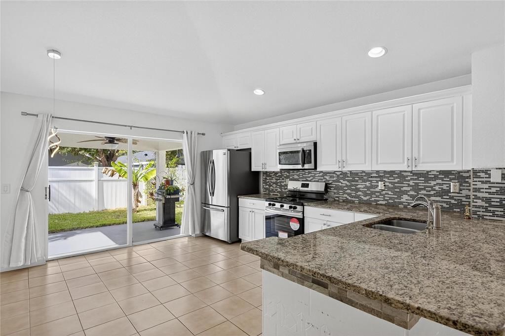 На продажу: $354,900 (3 спален, 2 ванн, 1530 Квадратных фут)