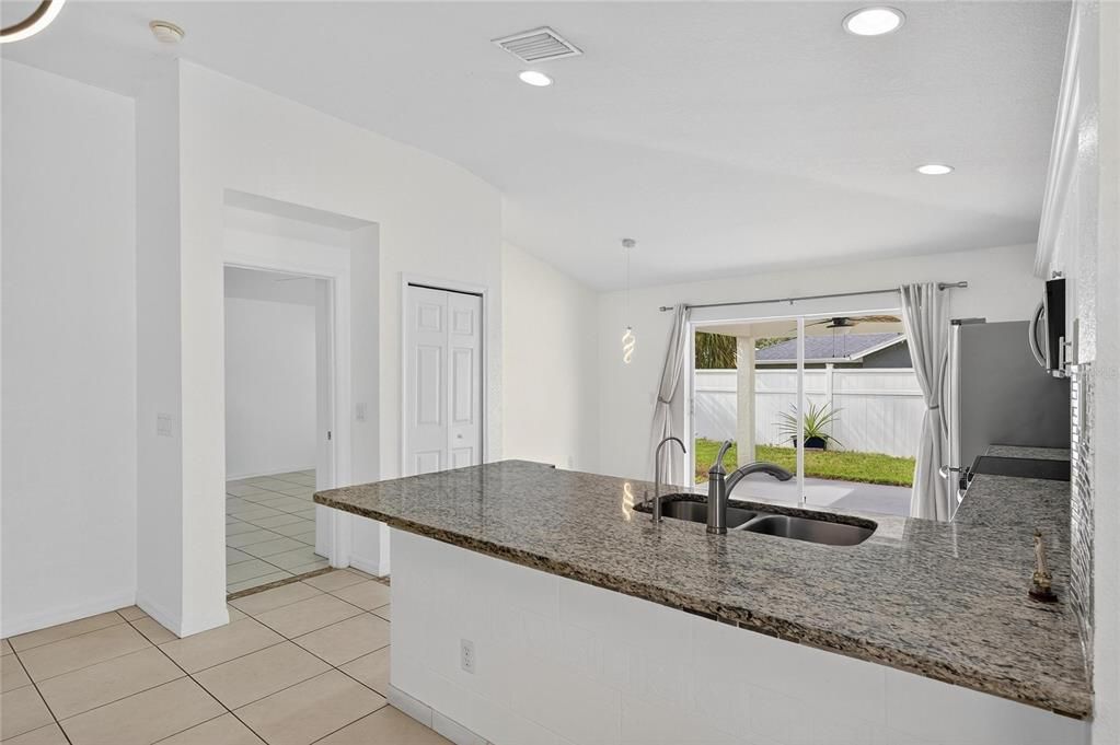 На продажу: $354,900 (3 спален, 2 ванн, 1530 Квадратных фут)