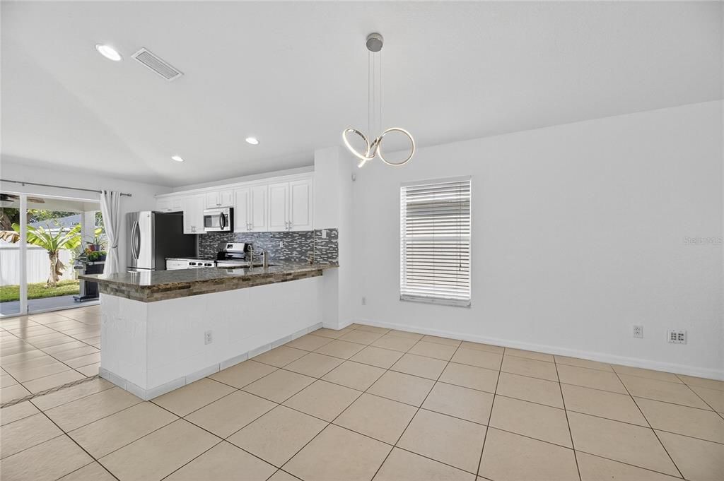 На продажу: $354,900 (3 спален, 2 ванн, 1530 Квадратных фут)