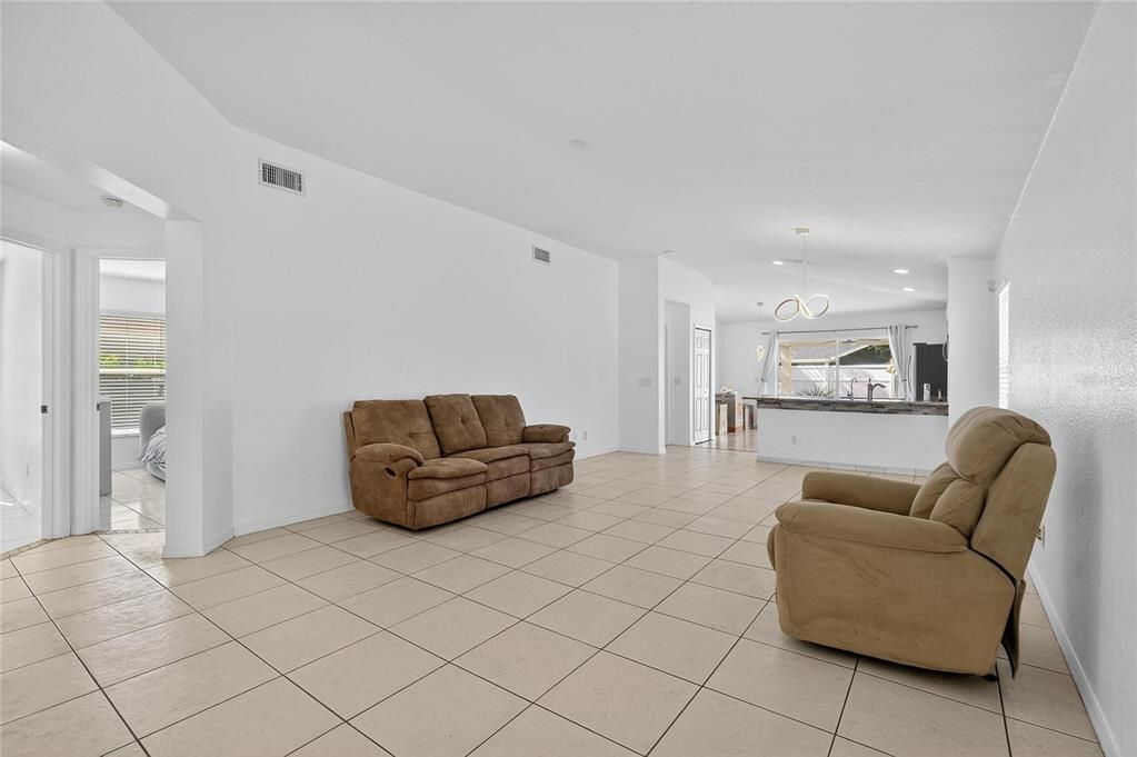 На продажу: $354,900 (3 спален, 2 ванн, 1530 Квадратных фут)