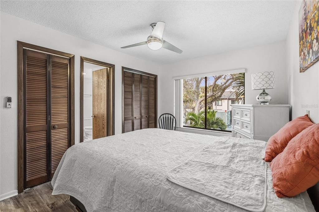 待售: $249,000 (3 贝兹, 2 浴室, 1210 平方英尺)