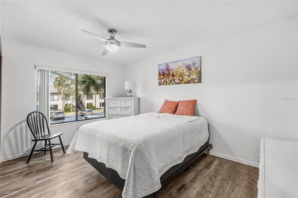 待售: $249,000 (3 贝兹, 2 浴室, 1210 平方英尺)