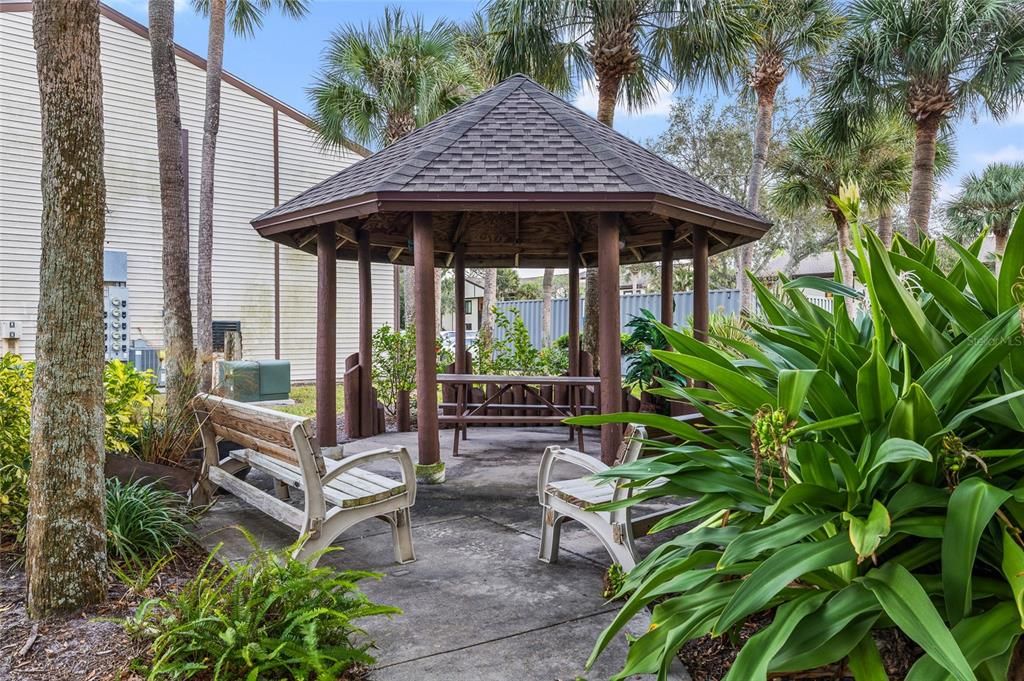 待售: $249,000 (3 贝兹, 2 浴室, 1210 平方英尺)