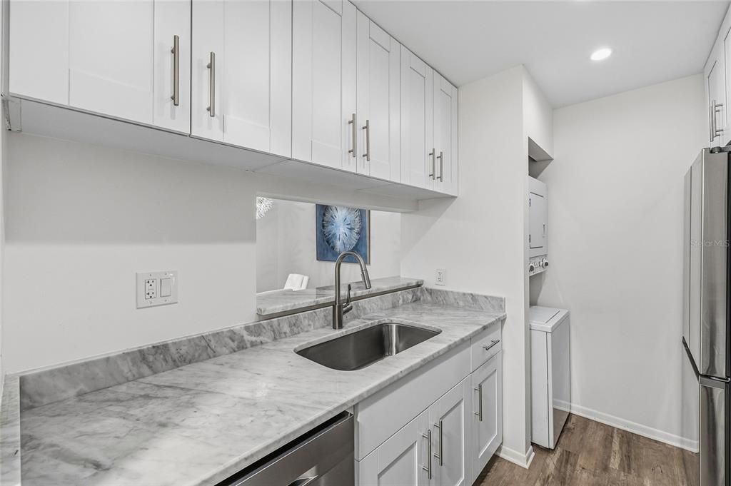 待售: $249,000 (3 贝兹, 2 浴室, 1210 平方英尺)