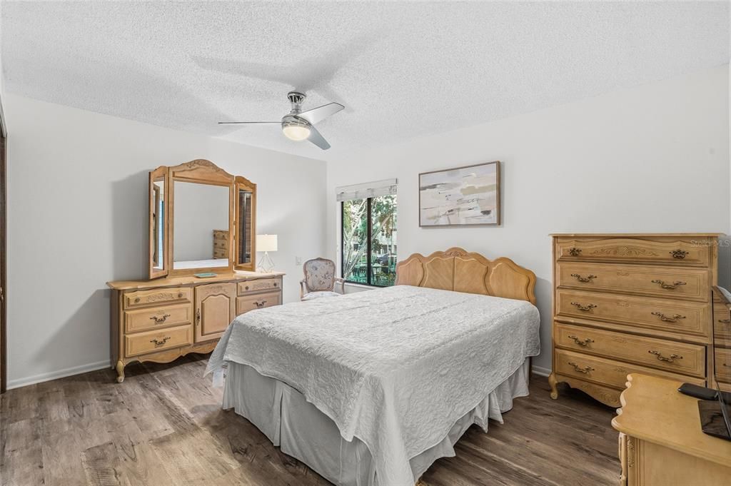 待售: $249,000 (3 贝兹, 2 浴室, 1210 平方英尺)