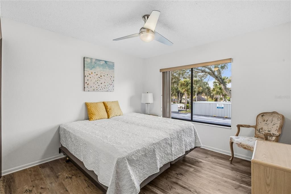 待售: $249,000 (3 贝兹, 2 浴室, 1210 平方英尺)