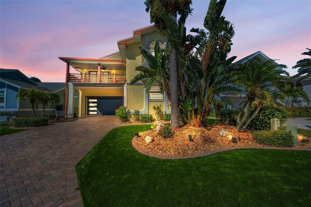 For Sale: $895,000 (4 beds, 3 baths, 3228 Square Feet)