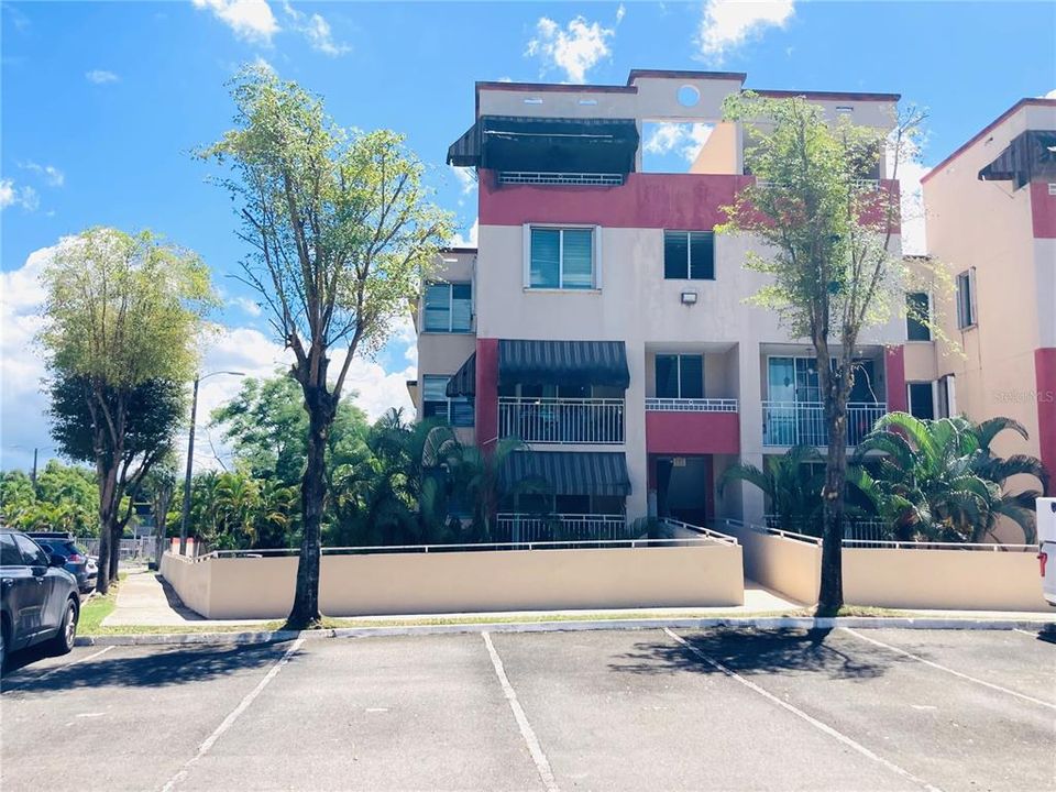 Недавно продано: $155,500 (3 спален, 2 ванн, 1279 Квадратных фут)