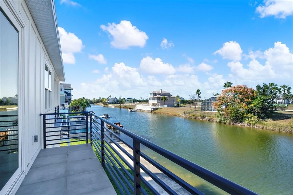 For Sale: $690,000 (3 beds, 2 baths, 1841 Square Feet)