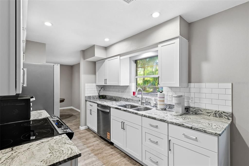 待售: $765,000 (3 贝兹, 2 浴室, 1934 平方英尺)